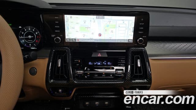 Kia Sorento 2021 — ფოტო 13/20