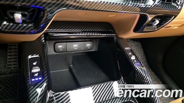Kia Sorento 2021 — ფოტო 19/20