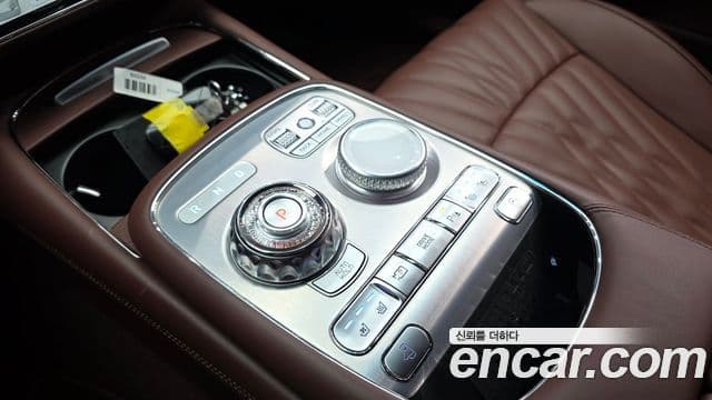 Genesis G90 2023 — Photo 11/20