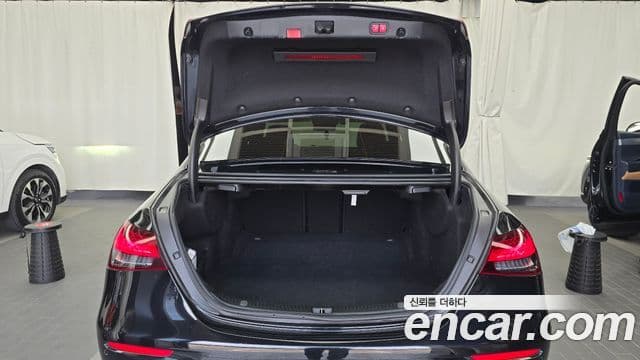 Mercedes-Benz E-Class 2021 — Şəkil 20/20