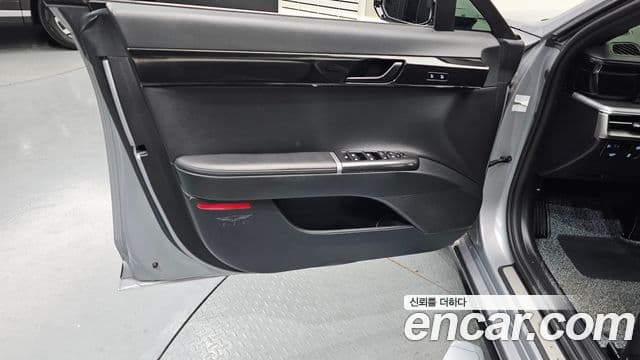 Hyundai Grandeur Hybrid 2023 — ფოტო 6/30