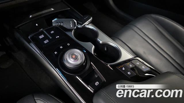 Kia K8 2021 — Şəkil 9/20