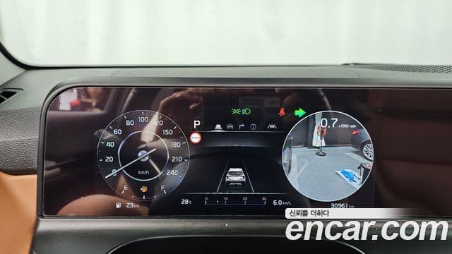 Kia Seltos 2022 — ფოტო 8/20