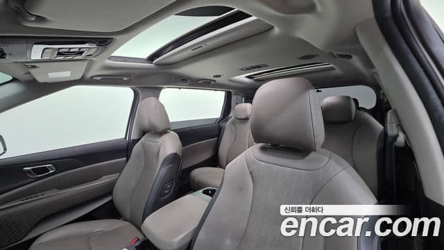 Kia Carnival 2024 — Şəkil 11/20