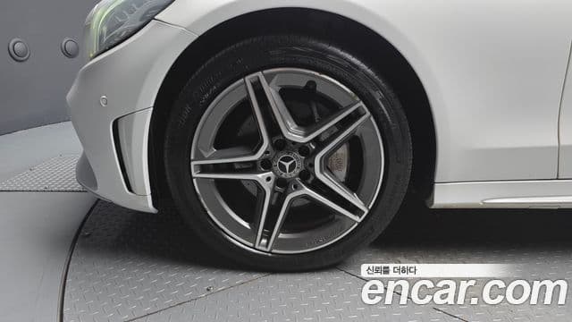 Mercedes-Benz C-Class 2019 — фото 5 из 20