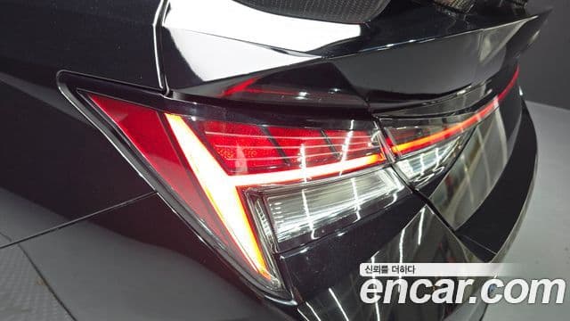 Hyundai The New Avante Hybrid 2021 — Photo 6/30