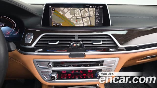 BMW 7 Series 2019 — ფოტო 14/20