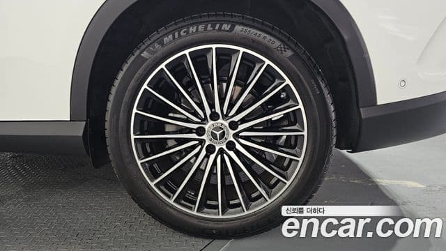 Mercedes-Benz GLC-Class 2025 — Photo 23/35