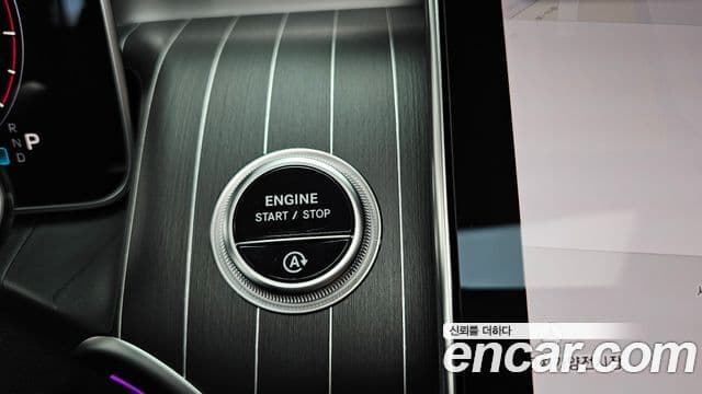 Mercedes-Benz GLC-Class 2025 — Photo 16/35
