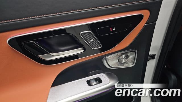 Mercedes-Benz GLC-Class 2025 — Photo 30/35