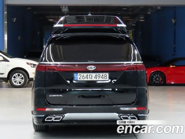 Kia Carnival 2023 — ფოტო 2/20