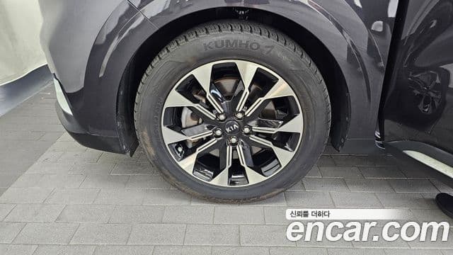 Kia Carnival 2021 — ფოტო 4/20
