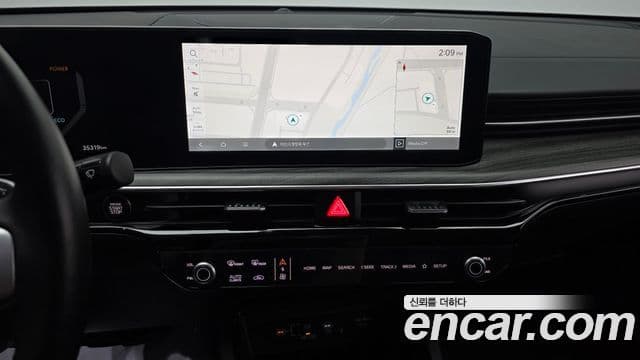 Kia K5 2024 — ფოტო 17/20