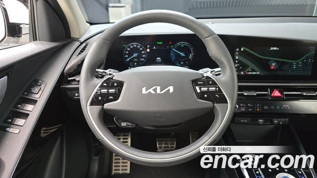 Kia Niro 2022 — Фото 12/20