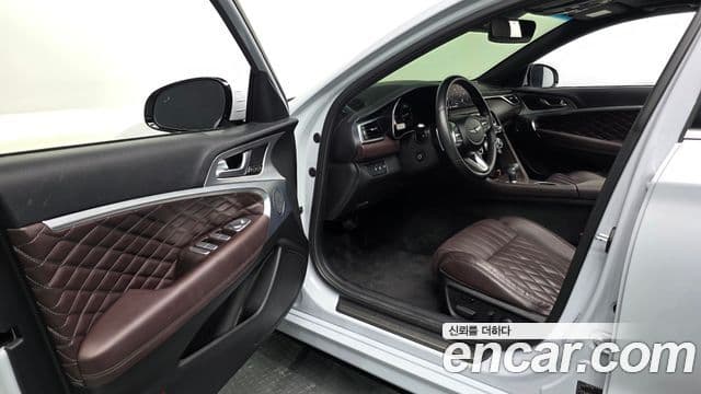 Genesis G70 2021 — фото 8 из 20