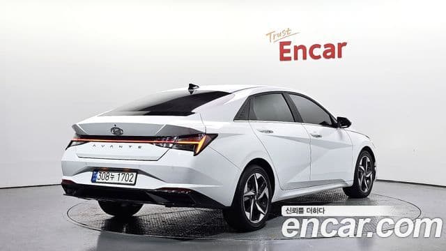 Hyundai The New Avante Hybrid 2020 — Photo 12/20