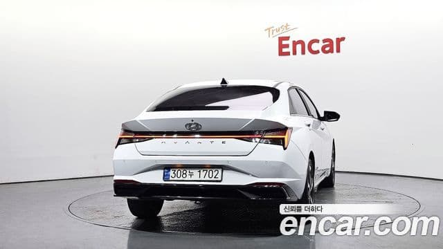 Hyundai The New Avante Hybrid 2020 — Photo 18/20