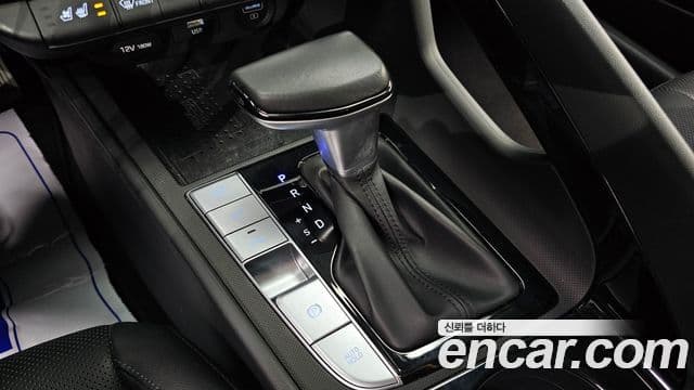 Hyundai The New Avante Hybrid 2020 — Photo 8/20