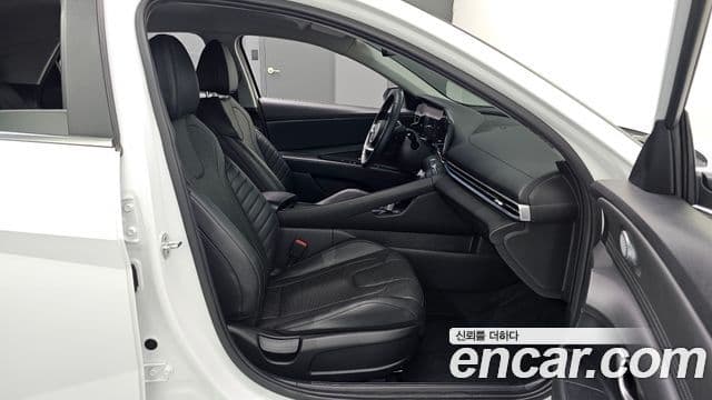 Hyundai The New Avante Hybrid 2020 — Photo 10/20