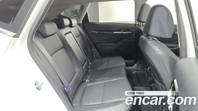 Kia Seltos 2024 — фото 12 из 20