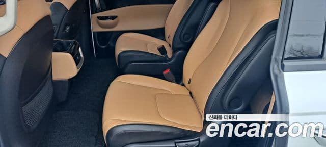 Kia Carnival 2021 — фото 19 из 20