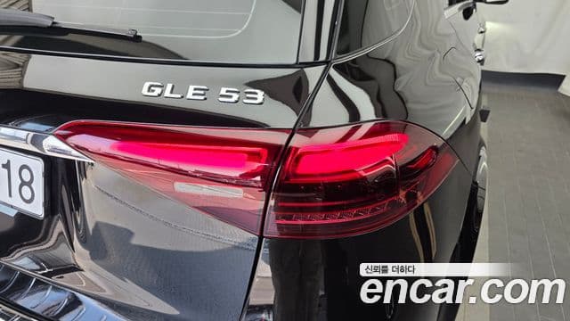 Mercedes-Benz GLE-Class 2025 — Photo 8/34