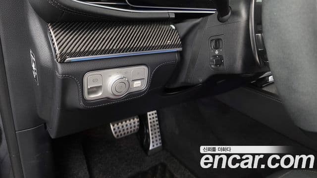 Mercedes-Benz GLE-Class 2025 — Photo 19/34