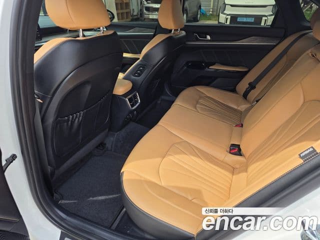 Kia K5 2022 — Şəkil 16/17
