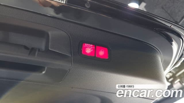 Mercedes-Benz GLS-Class 2025 — Photo 4/37