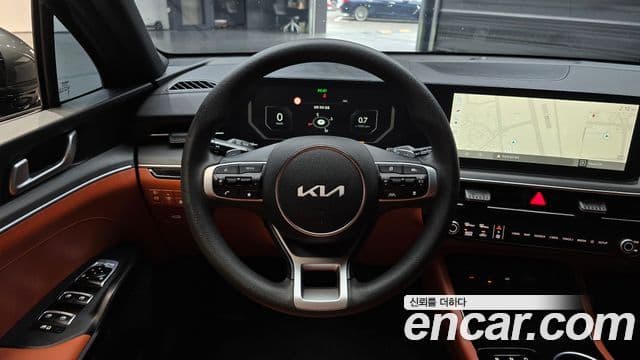 Kia K5 2023 — Şəkil 13/20