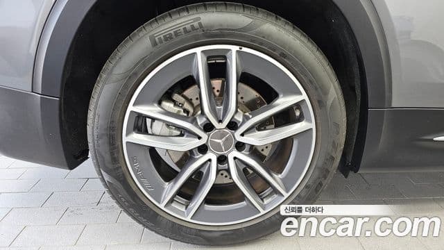 Mercedes-Benz GLB-Class 2025 — фото 5 из 20