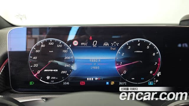 Mercedes-Benz GLB-Class 2025 — ფოტო 8/20