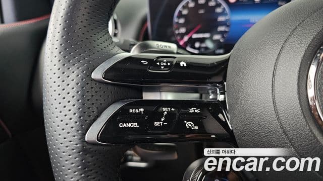 Mercedes-Benz GLB-Class 2025 — Photo 21/30