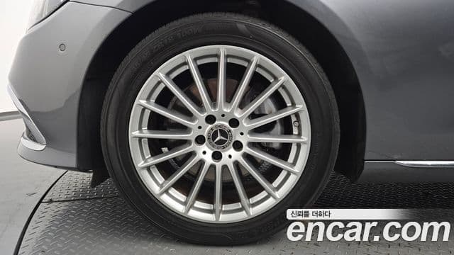 Mercedes-Benz E-Class 2021 — фото 5 из 20