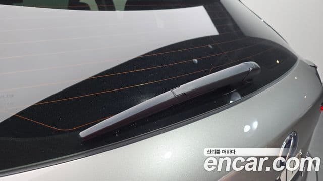 Lexus NX300h 2019 — Photo 4/35