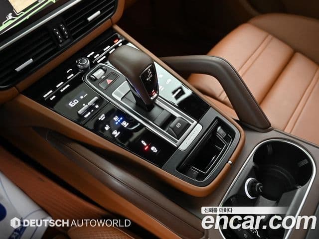 Porsche Cayenne 2023 — ფოტო 10/20