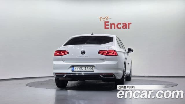 Volkswagen Passat GT 2021 — Şəkil 4/20
