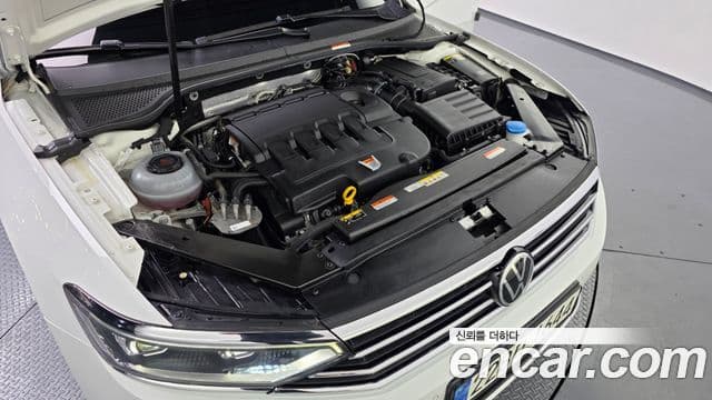 Volkswagen Passat GT 2021 — Şəkil 6/20