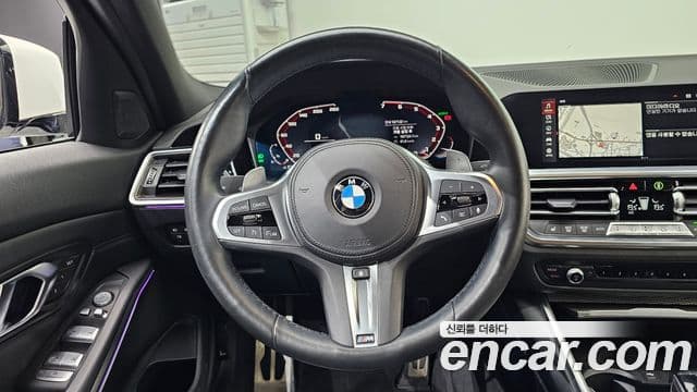 BMW 3 Series 2021 — ფოტო 13/20