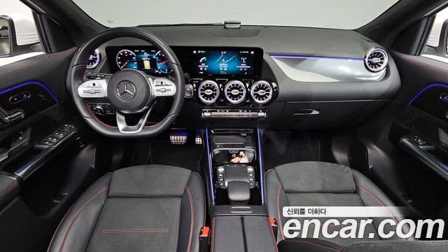 Mercedes-Benz GLA-Class 2020 — Şəkil 7/20