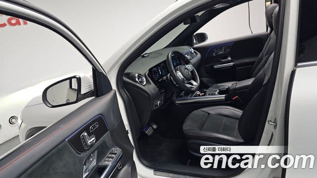 Mercedes-Benz GLA-Class 2020 — Şəkil 10/20