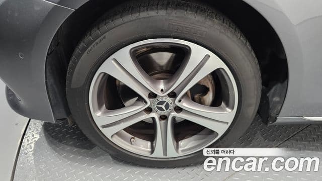 Mercedes-Benz E-Class 2018 — ფოტო 5/20