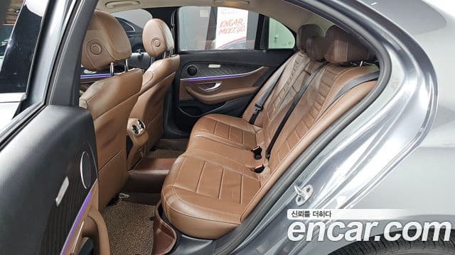 Mercedes-Benz E-Class 2018 — Şəkil 12/20