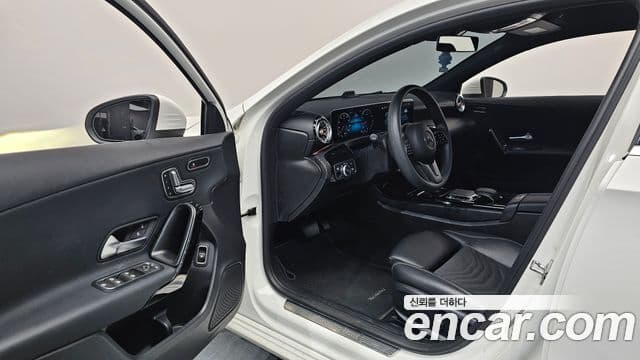 Mercedes-Benz A-Class 2020 — ფოტო 10/20