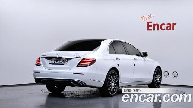 Mercedes-Benz E-Class 2019 — Şəkil 1/20