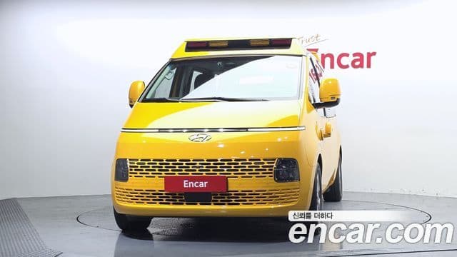 Hyundai Staria 2023 — Şəkil 3/20