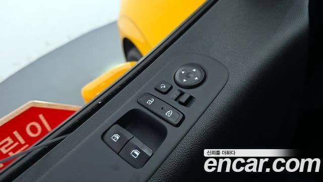 Hyundai Staria 2023 — Photo 25/32