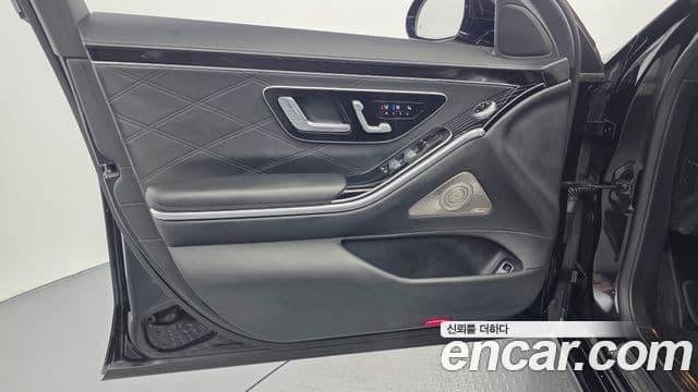 Mercedes-Benz S-Class 2021 — Photo 6/33