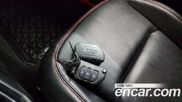 Jeep Wrangler 2019 — Фото 15/20