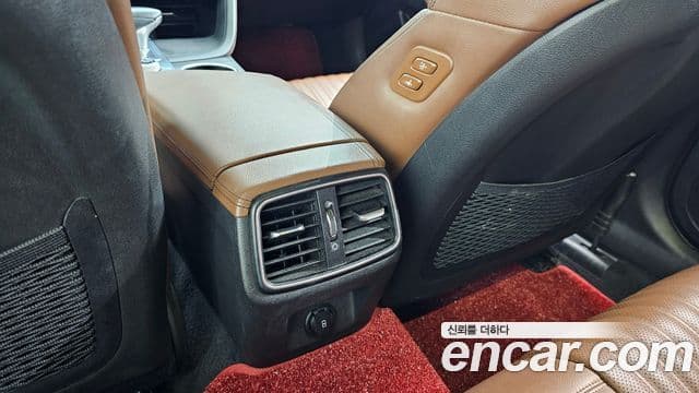 Genesis G70 2019 — Photo 17/32